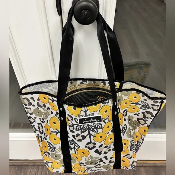 Vera Bradley Large Duffel Bag in Black | Lyst